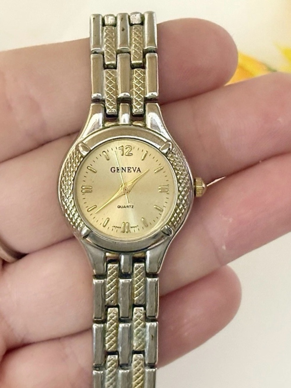 Ladies Classic Geneva Gold/Silver Two-Tone Textured Rope Bracelet Watch WORKS!!!